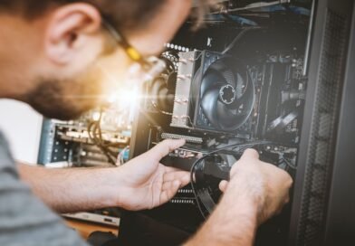 Técnico de computador para edição de vídeos