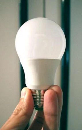Lâmpada RGB genérica