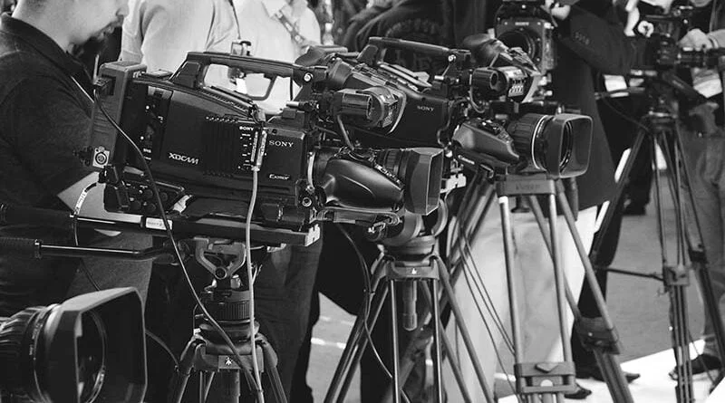 Câmeras e lentes broadcasting