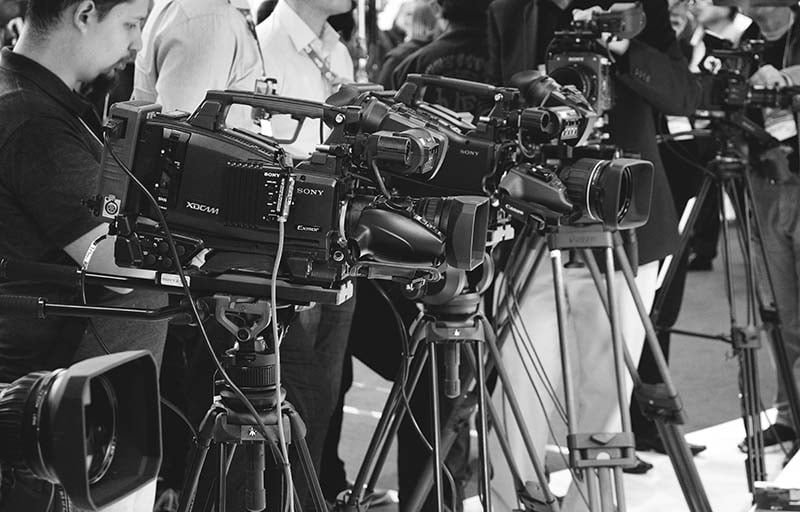 Câmeras e lentes broadcasting