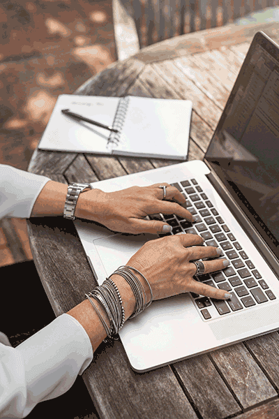 Escrevendo roteiro para canal no YouTube