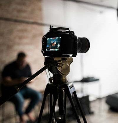 Câmera de Vídeo no Tripé